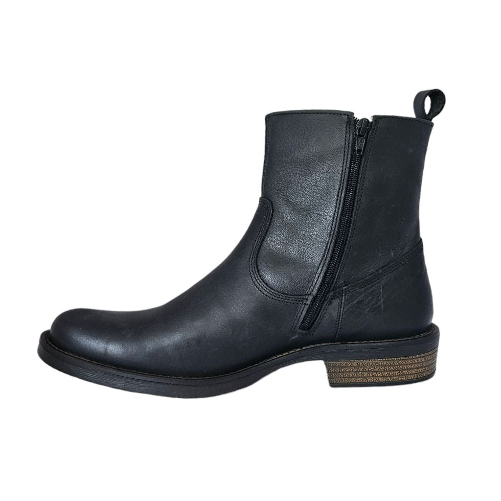 Bota levis negro